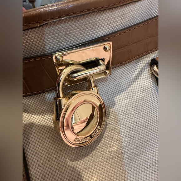 Michael Kors Tan and Cream Bag - Picture 4 of 16